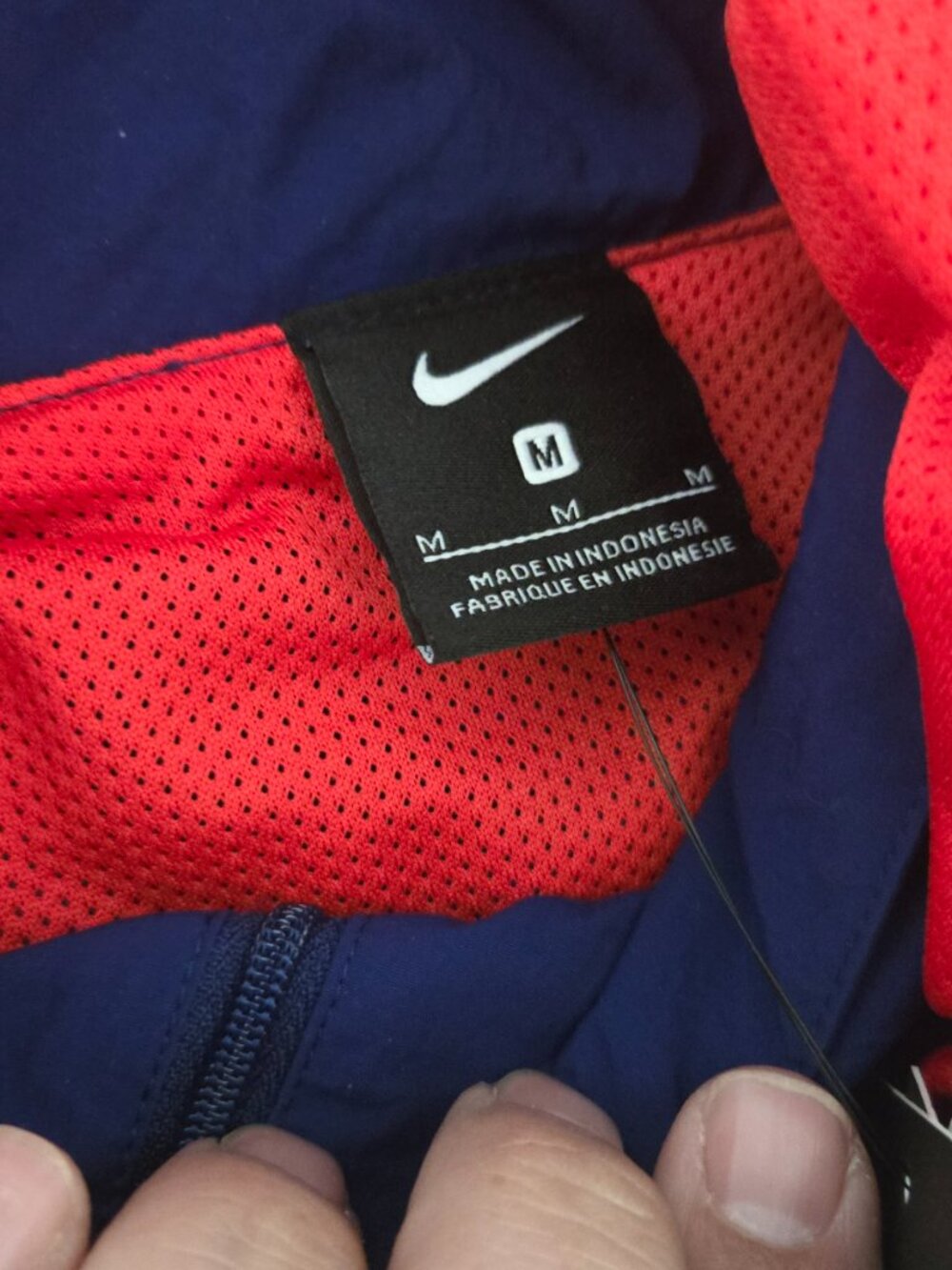 🏷️ Nike USA Soccer Windrunner Jacket Women's Medium NWT Full Zip Hooded Team US - Picture 7 of 10